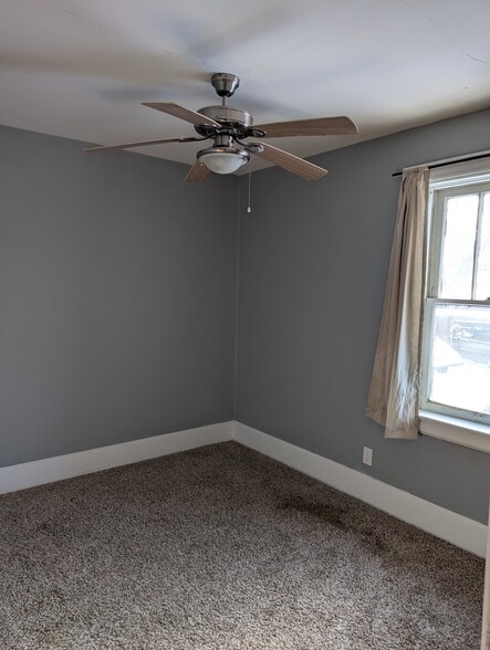 Building Photo - 663 W 7th St