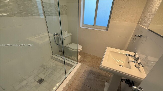 Building Photo - 212 SW 13th St