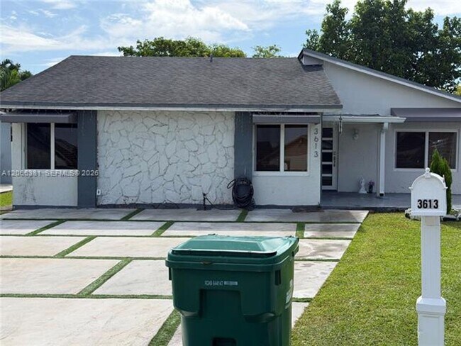 Building Photo - 3613 SW 112th Pl