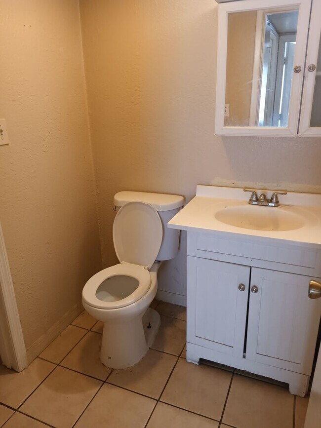 Building Photo - 2/2 in Central Orlando!