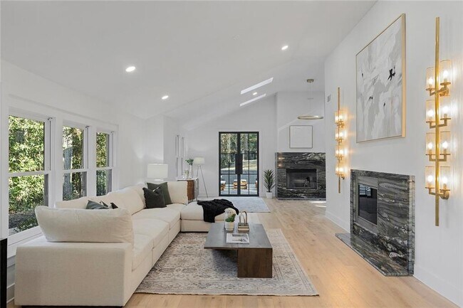 Building Photo - 1275 The by Way NE