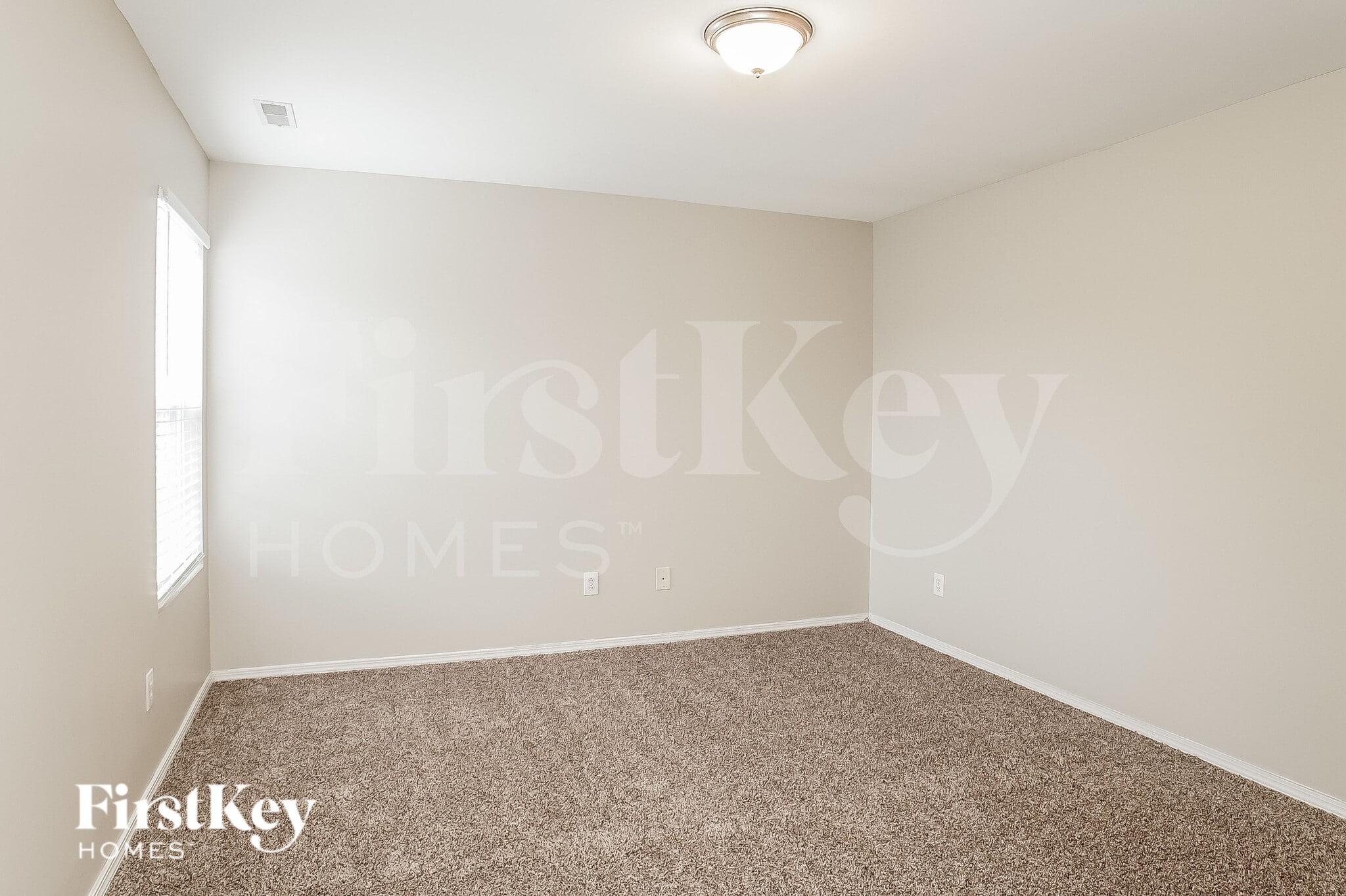 Building Photo - 500 Martha Ct