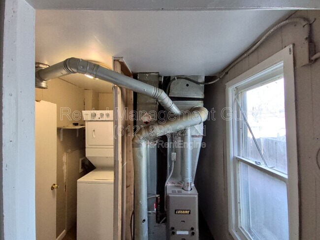 Building Photo - 2935 N Aldrich Ave