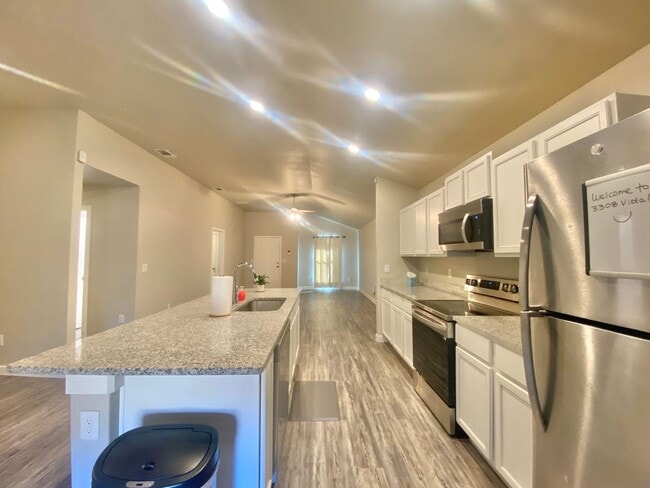 Building Photo - Great 3/2/2 in Frenship