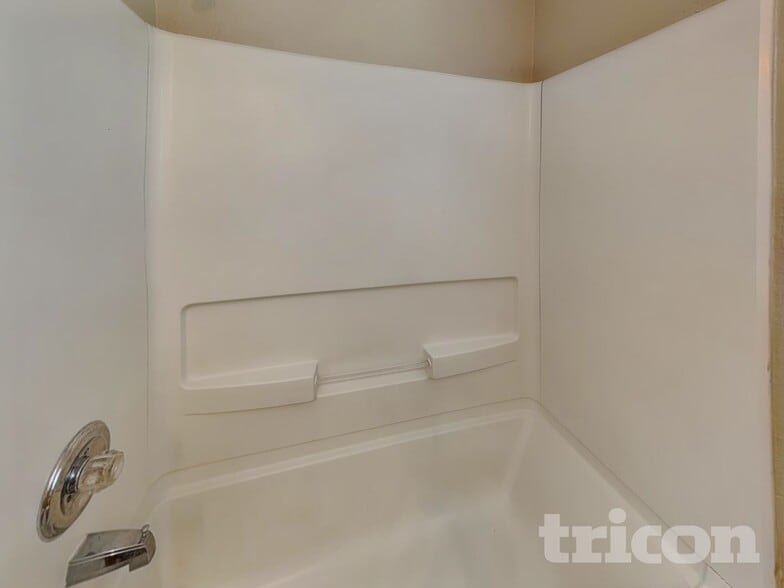 Building Photo - 7307 Circle Farm