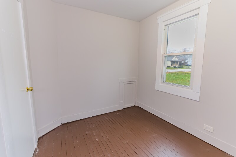 Building Photo - 3862 E 57th St