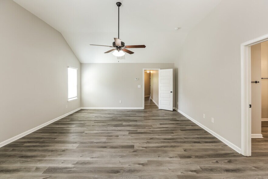 Building Photo - 4274 Sir Dixon Dr