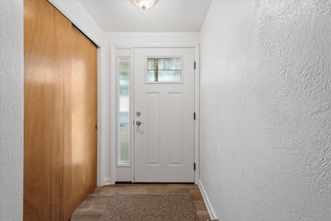 Building Photo - 3635 Poplar Ave