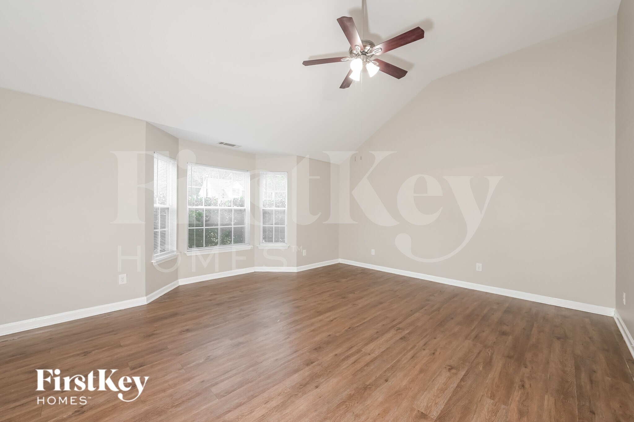 Building Photo - 52 Hamilton Dr