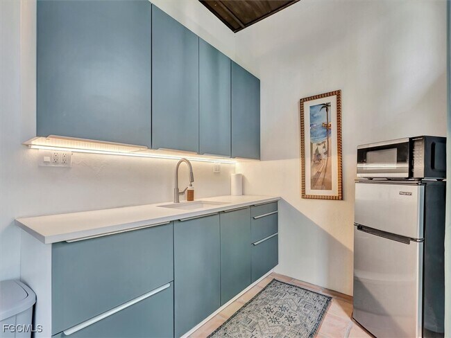 Building Photo - 1291 Caloosa Dr