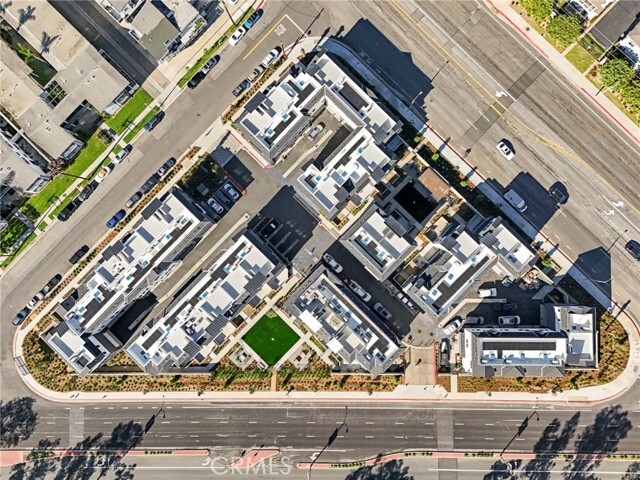 Building Photo - 19071 Main St