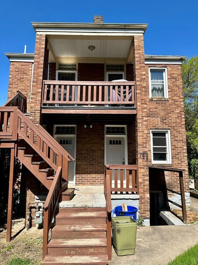 Building Photo - 817 N Sheridan Ave