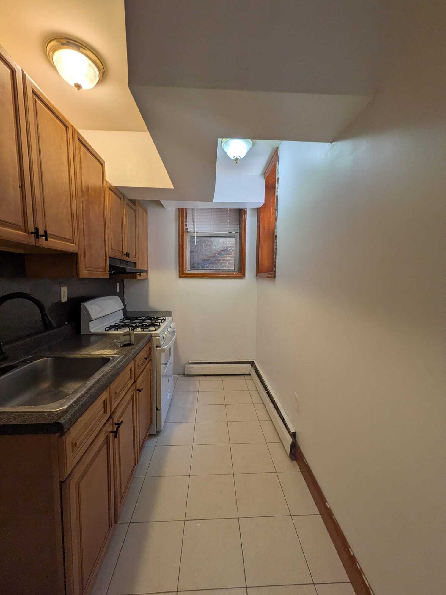 Building Photo - 93 W 33rd St