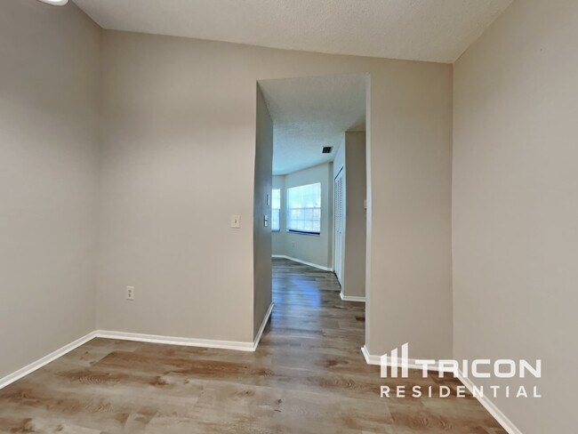 Building Photo - 1203 70th Dr E