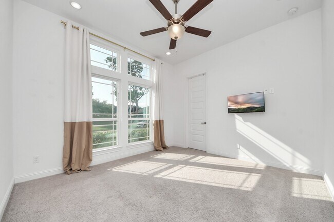 Building Photo - 1719 Delta Oaks Dr
