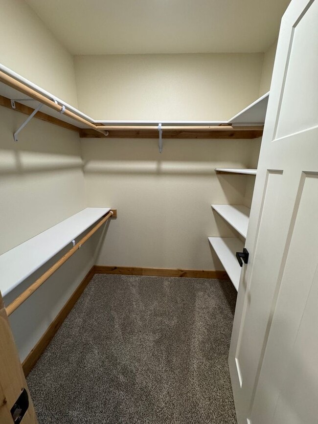 Building Photo - Brand New Private Bella Ridge 4 Bedroom 2.5 Bath Home Near Golf and Lewis & Clark Elementary School