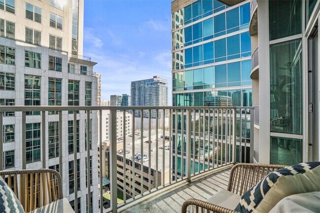 Building Photo - 943 Peachtree St NE