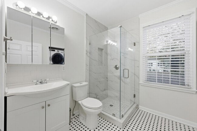 Building Photo - 130 Haven Dr