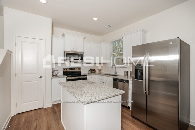 Building Photo - 4027 Springhead Wy