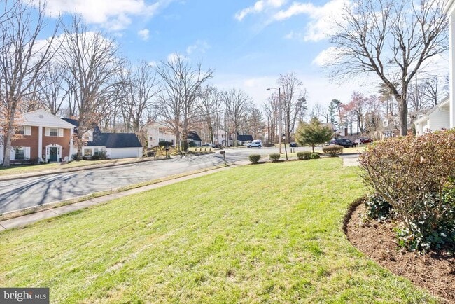 Building Photo - 9356 Birchwood Ct
