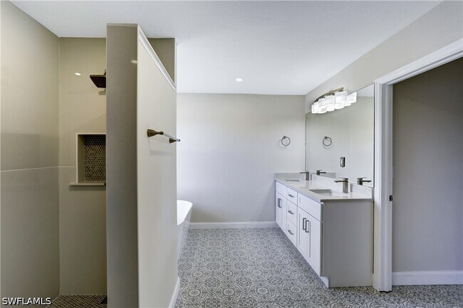 Building Photo - 14047 Danpark Loop