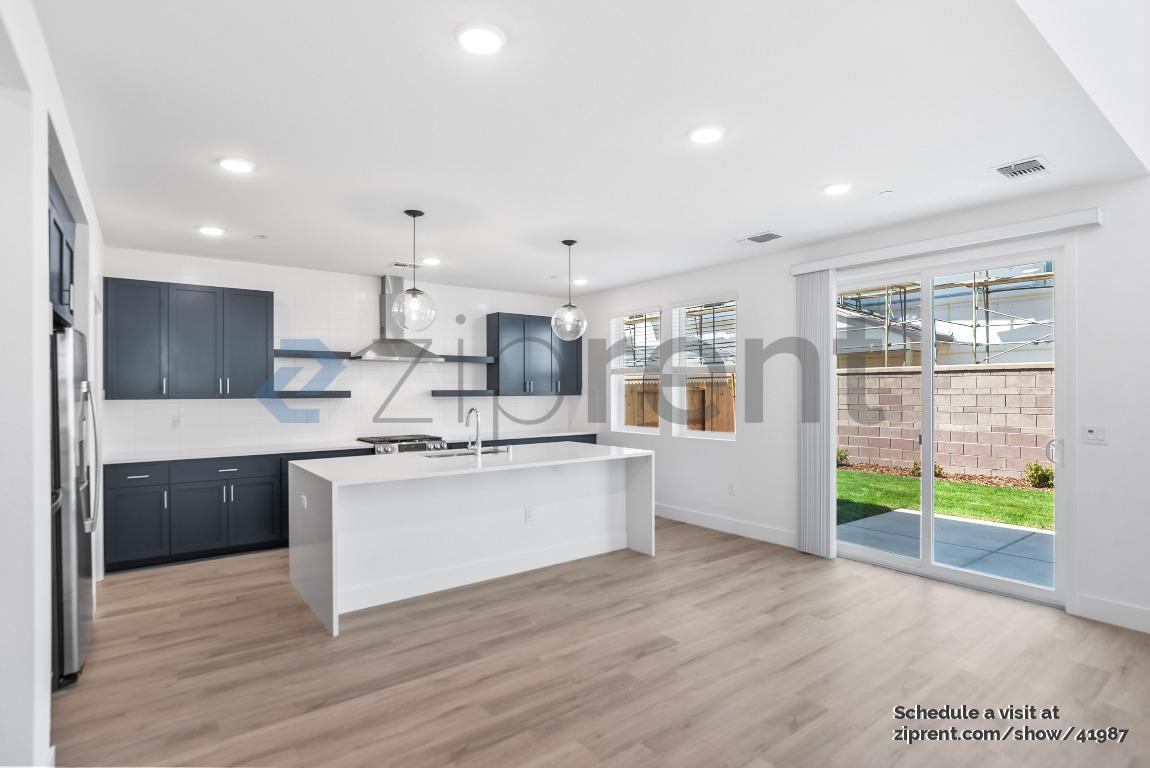 Building Photo - 379 Monastery Dr