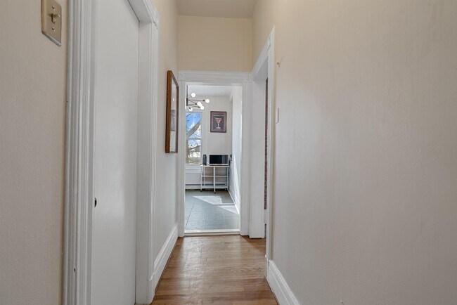 Building Photo - 155 Bowers St