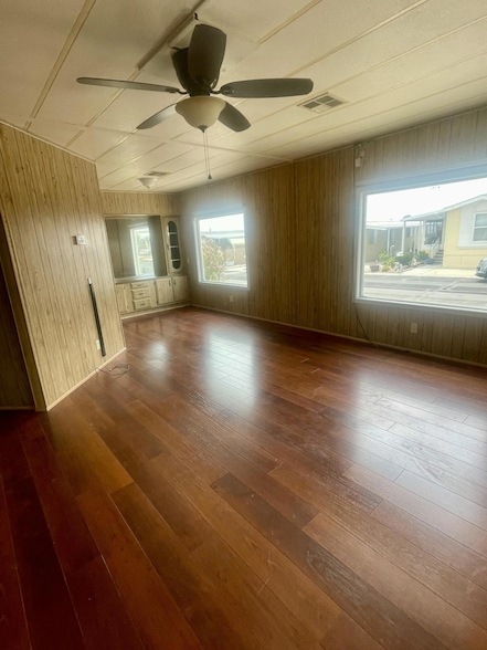 Building Photo - 14777 Palm Dr