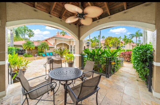 Building Photo - 231 SW 116th Ave