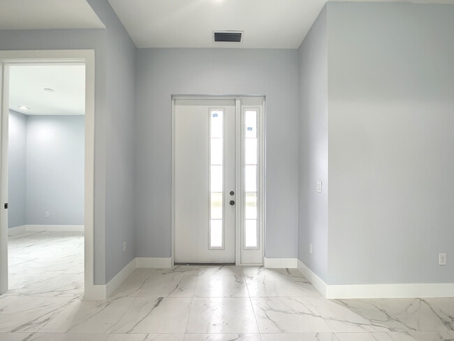 Building Photo - 2643 47th St SW