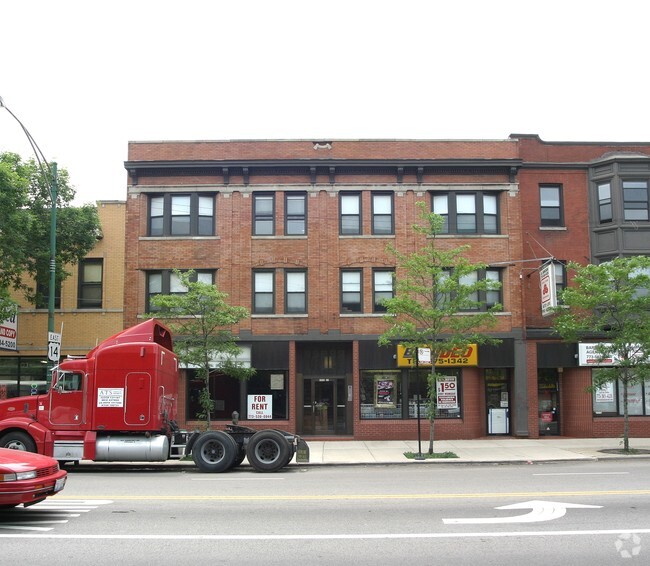 Primary Photo - 5550 N Broadway St