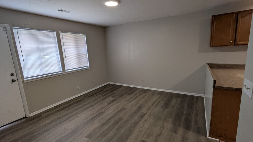 Building Photo - 956 S 1100 W