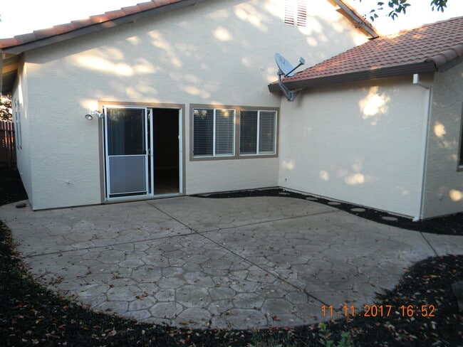 Building Photo - Roseville, Cresleigh Highlands, Near Galleria Mall, Single Story 3/4 Bed/office , Gardner, Patio ...