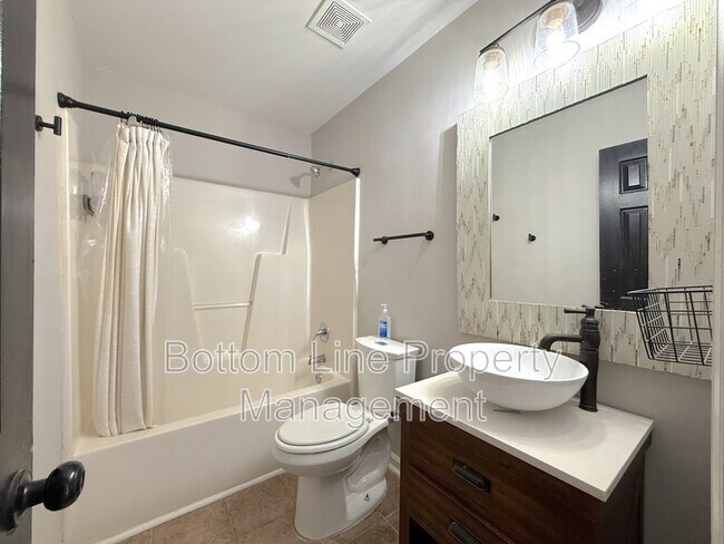 Building Photo - 7547 Fallow Ln