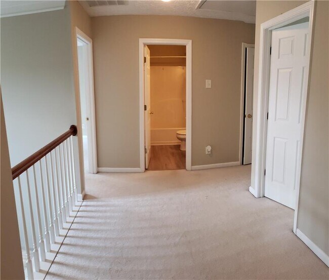 Building Photo - 204 Wild Flower Ln