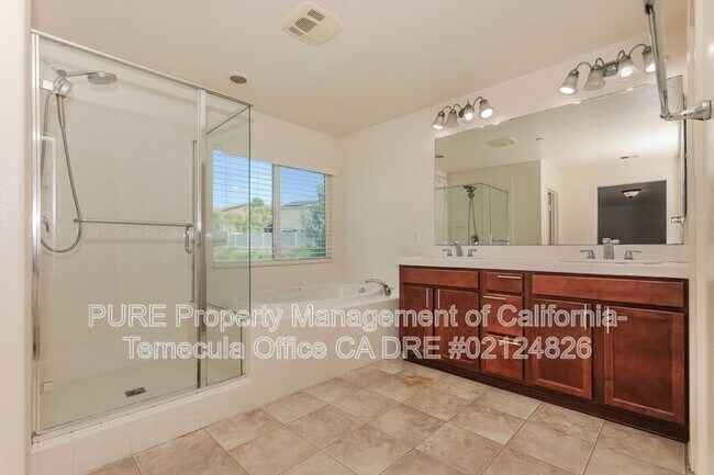 Building Photo - 38020 Spring Canyon Dr