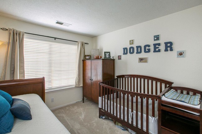 Building Photo - 6809 Medinah Ln NE