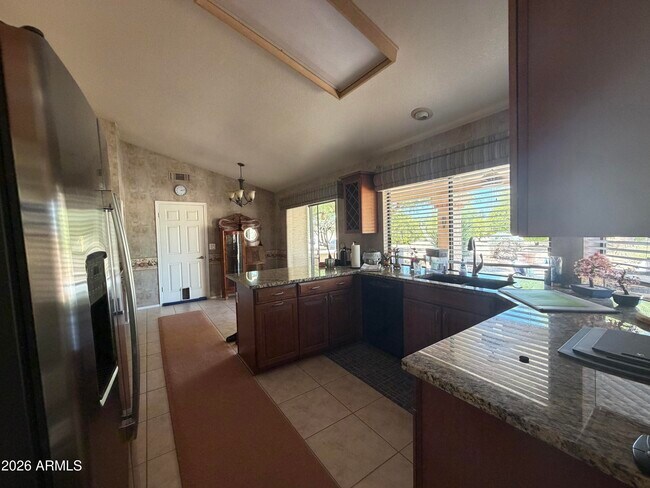 Building Photo - 9418 W Tonto Ln