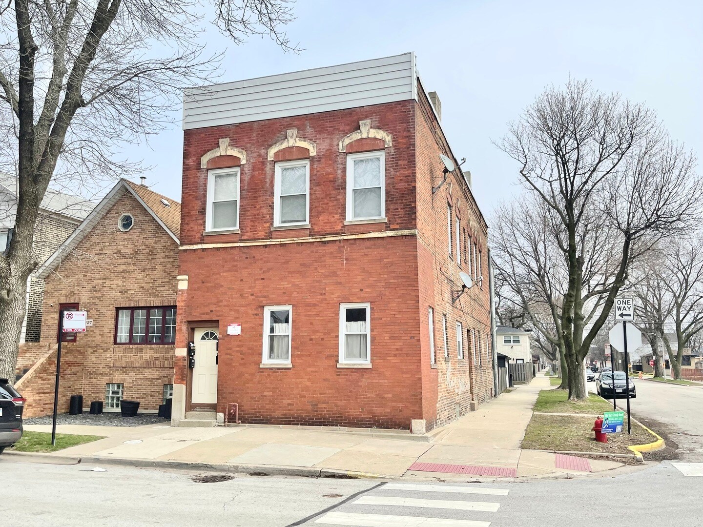 Building Photo - 3759 S Union Ave