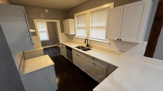 Building Photo - 3244 Spottswood Ave