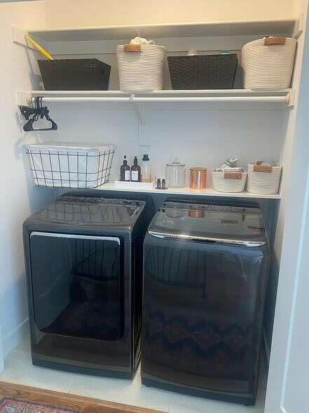 Building Photo - 5705 Bryan Pky