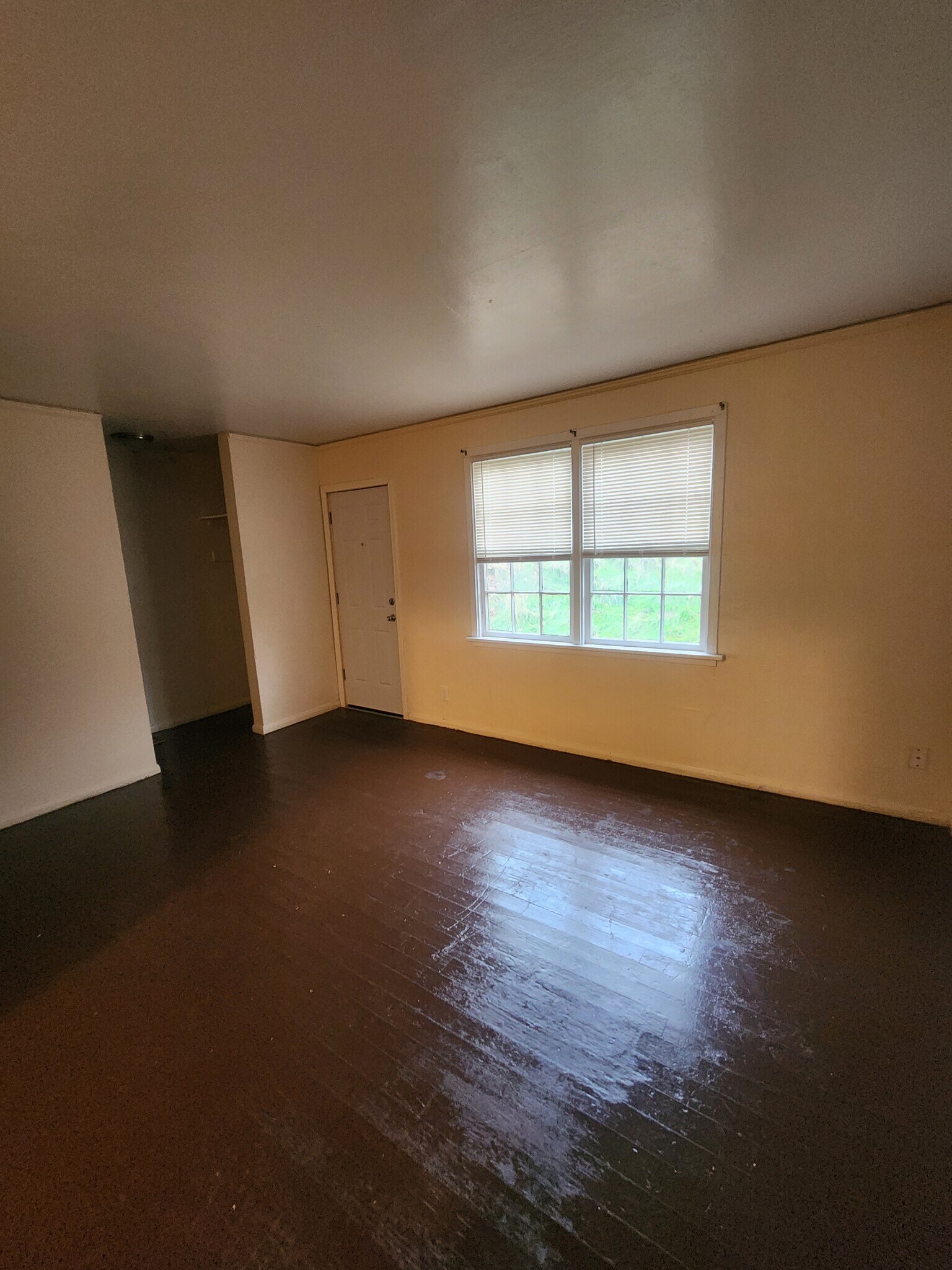 Building Photo - 1417 NW Carden Ave