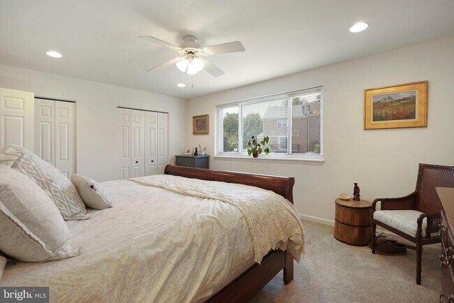 Building Photo - 11 Donagh Ct