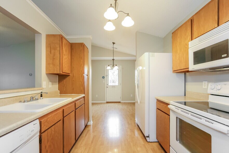 Building Photo - 280 Harts Ford Way