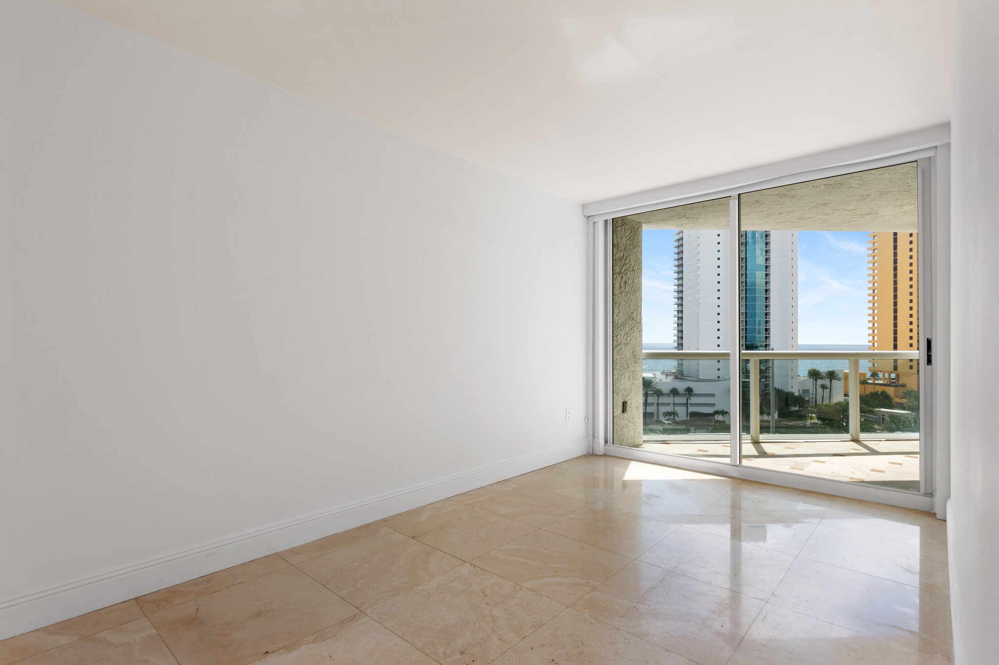 Building Photo - 16400 Collins Ave