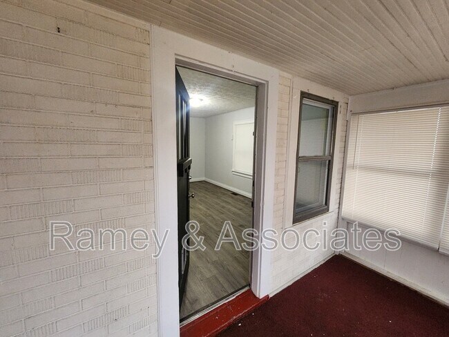 Building Photo - 1490 Clara Ave