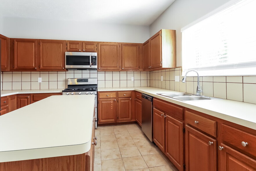 Building Photo - 1207 Chesterwood Dr