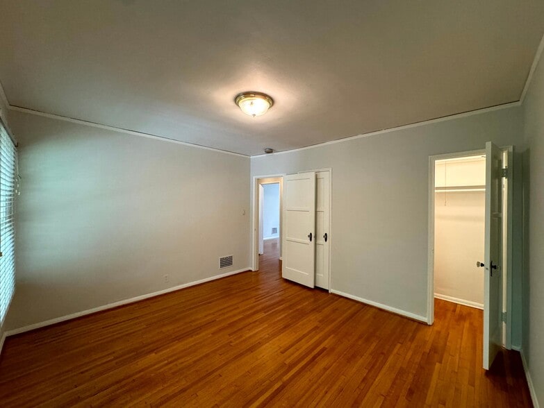 Building Photo - 1271 N Crescent Heights Blvd