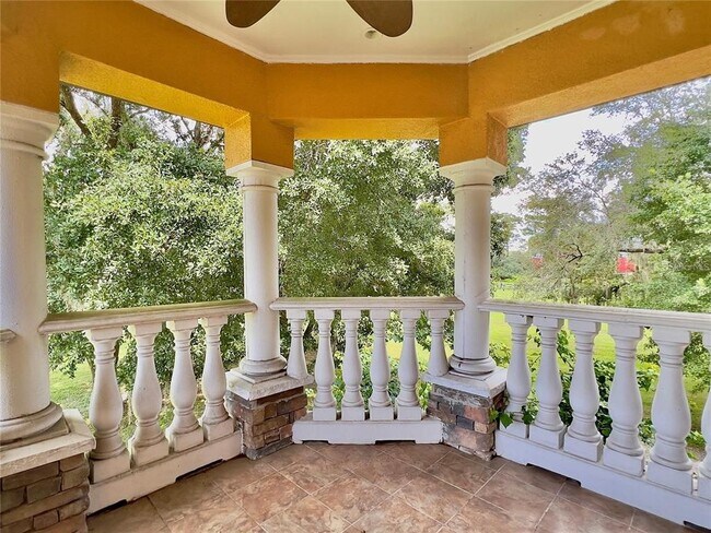 Building Photo - 3900 Reaves Rd