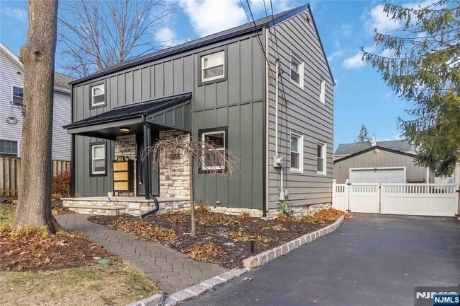 Building Photo - 31 Sherman Ave